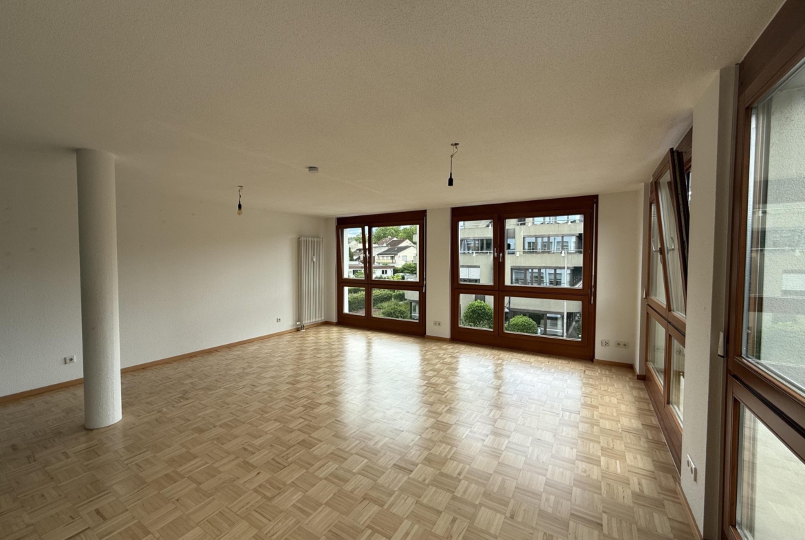 Wohn-/Esszimmer/offene Küche