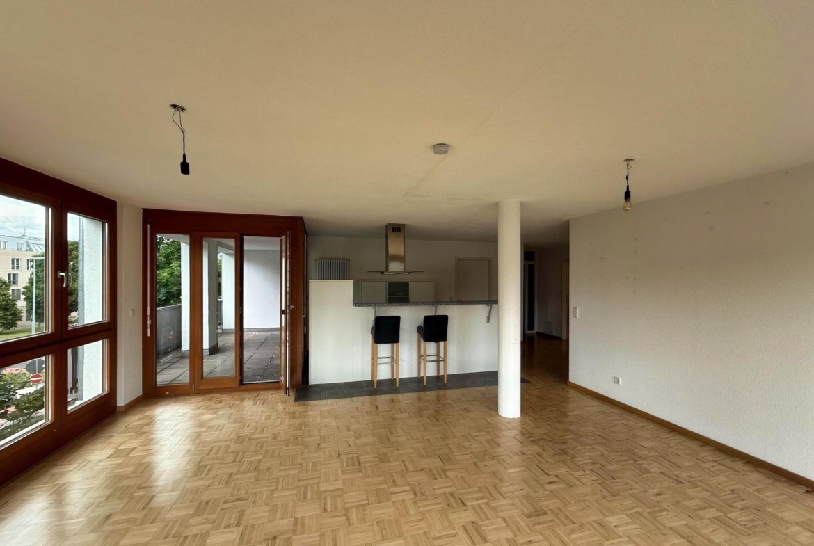 Wohn-/Esszimmer/offene Küche