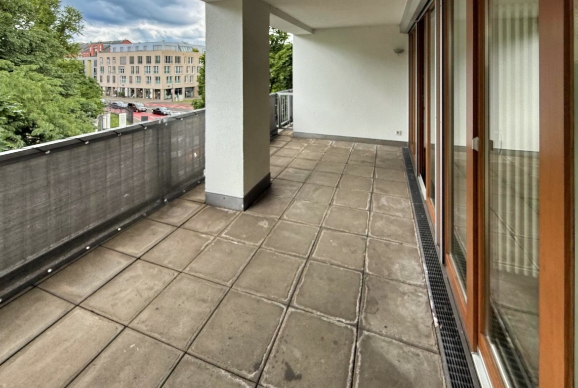 überdachter Balkon