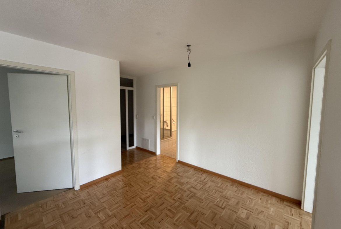 Wohn-/Esszimmer/offene Küche