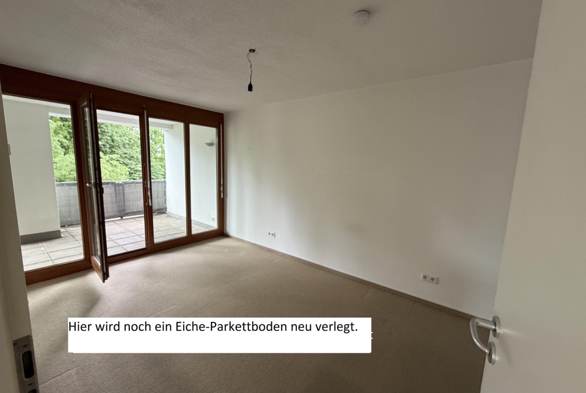 Schlafzimmer mit Balkonzugang