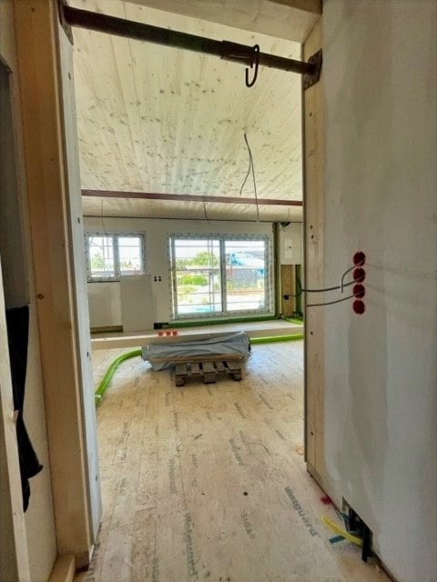 Blick ins Wohn- und Esszimmer mit Küche
