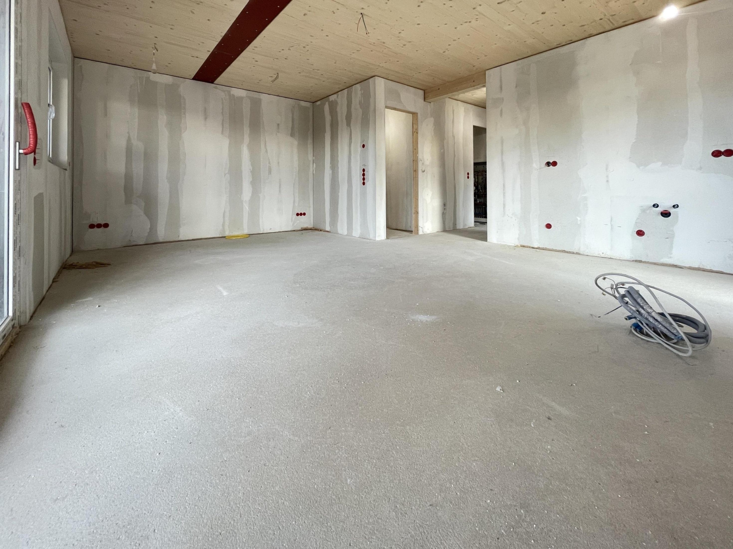 offene Küche mit Essen / Wohnen und Balkon