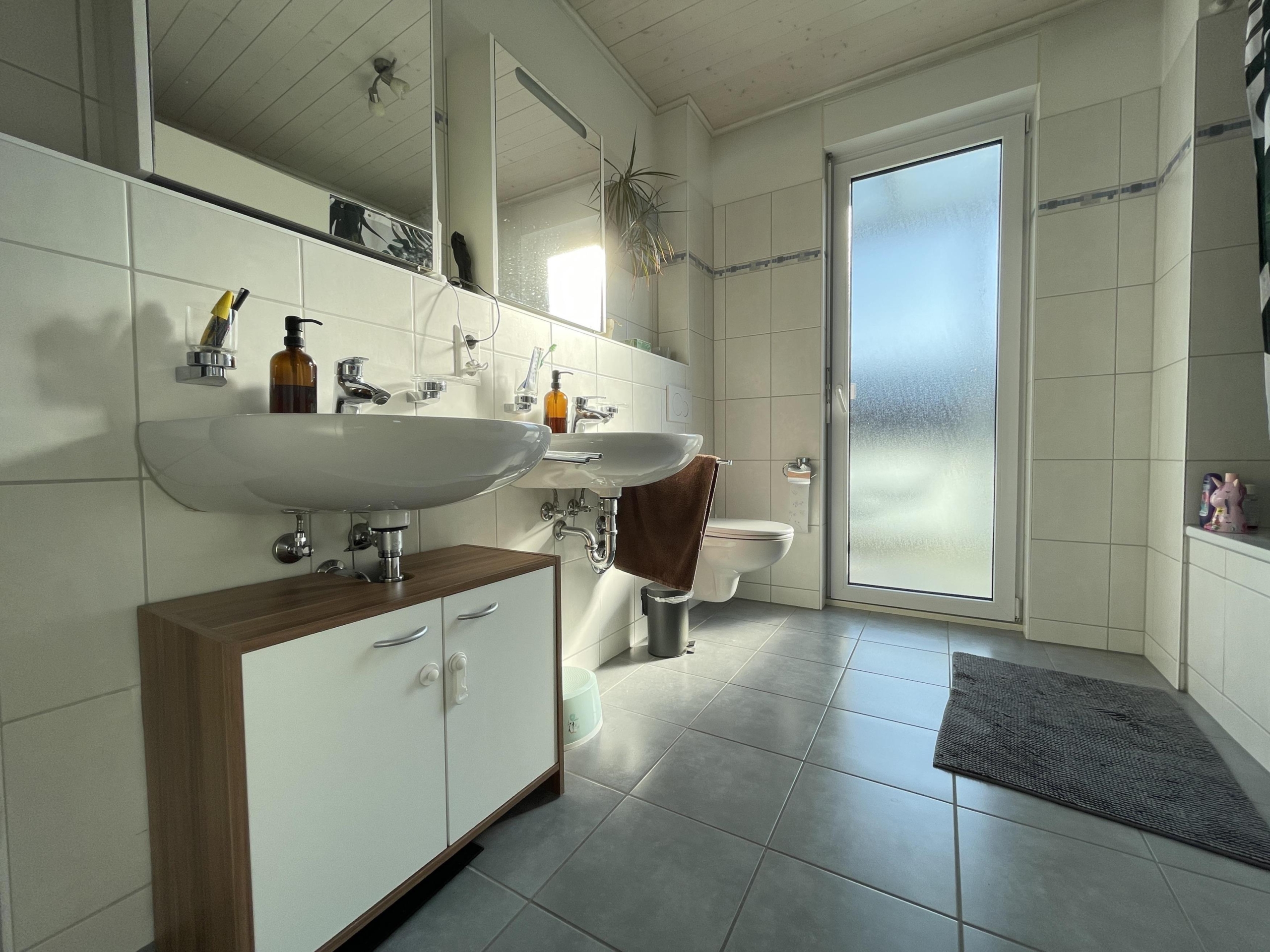 Badezimmer mit Wanne