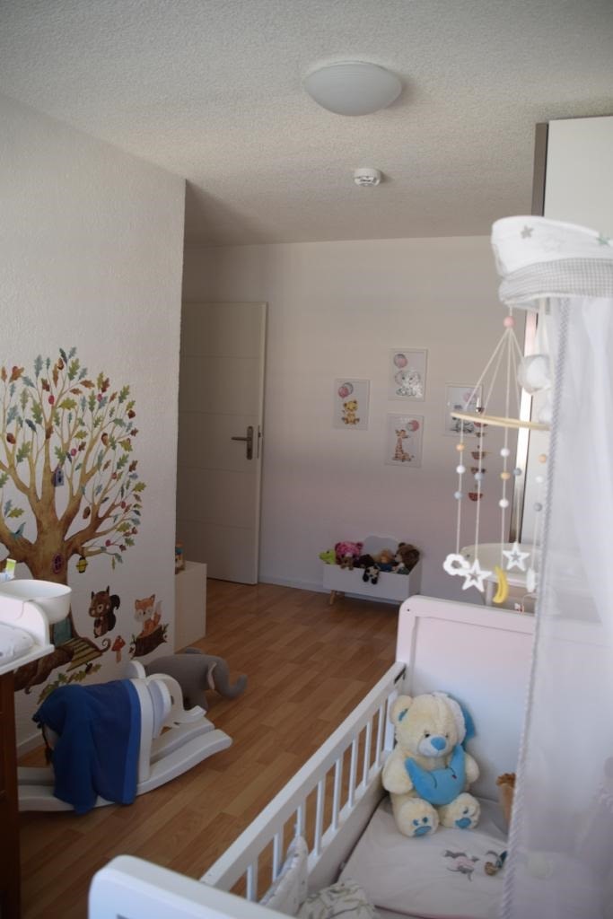 Kinderzimmer mit Laminat