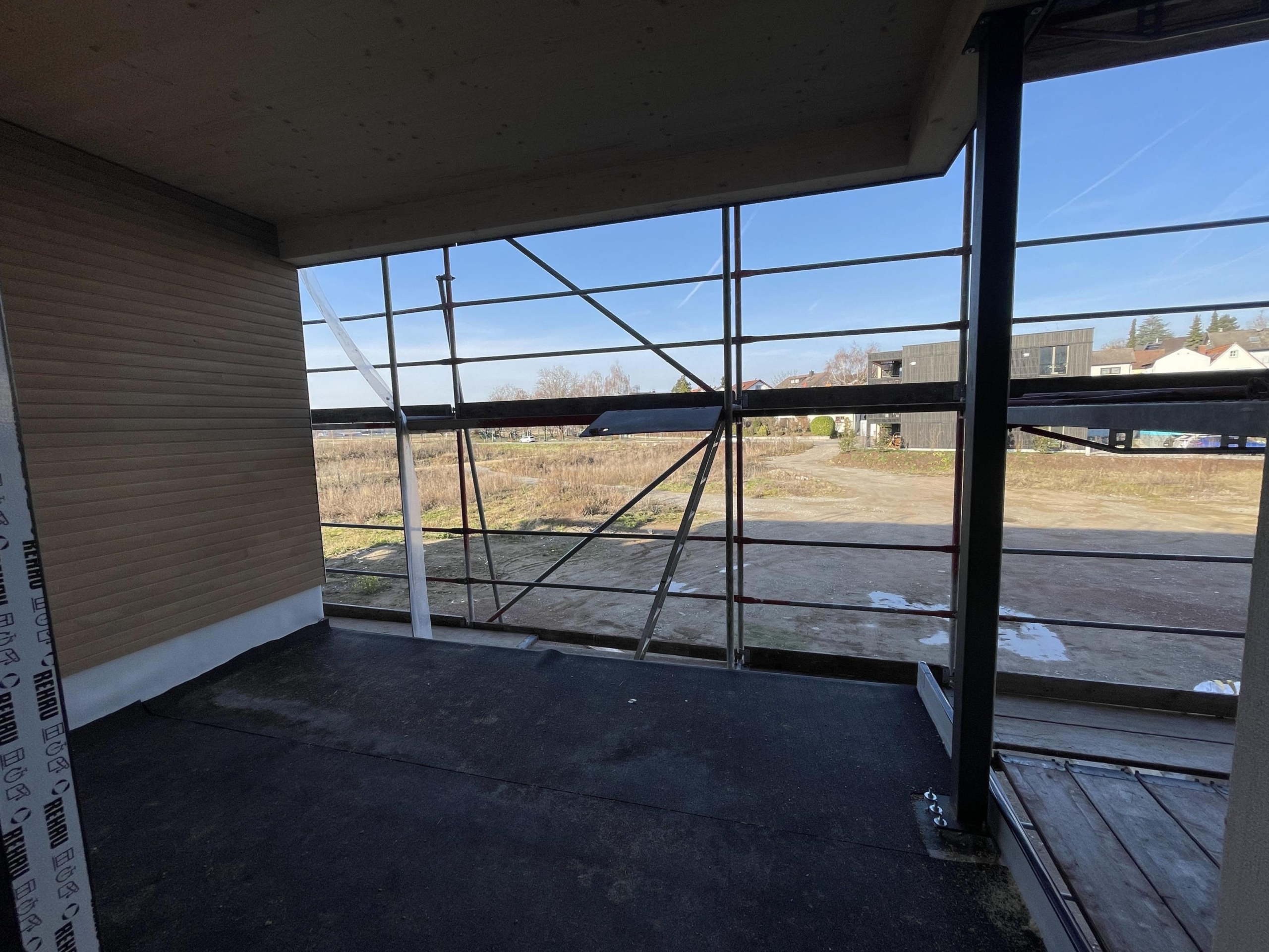 überdachter Westbalkon