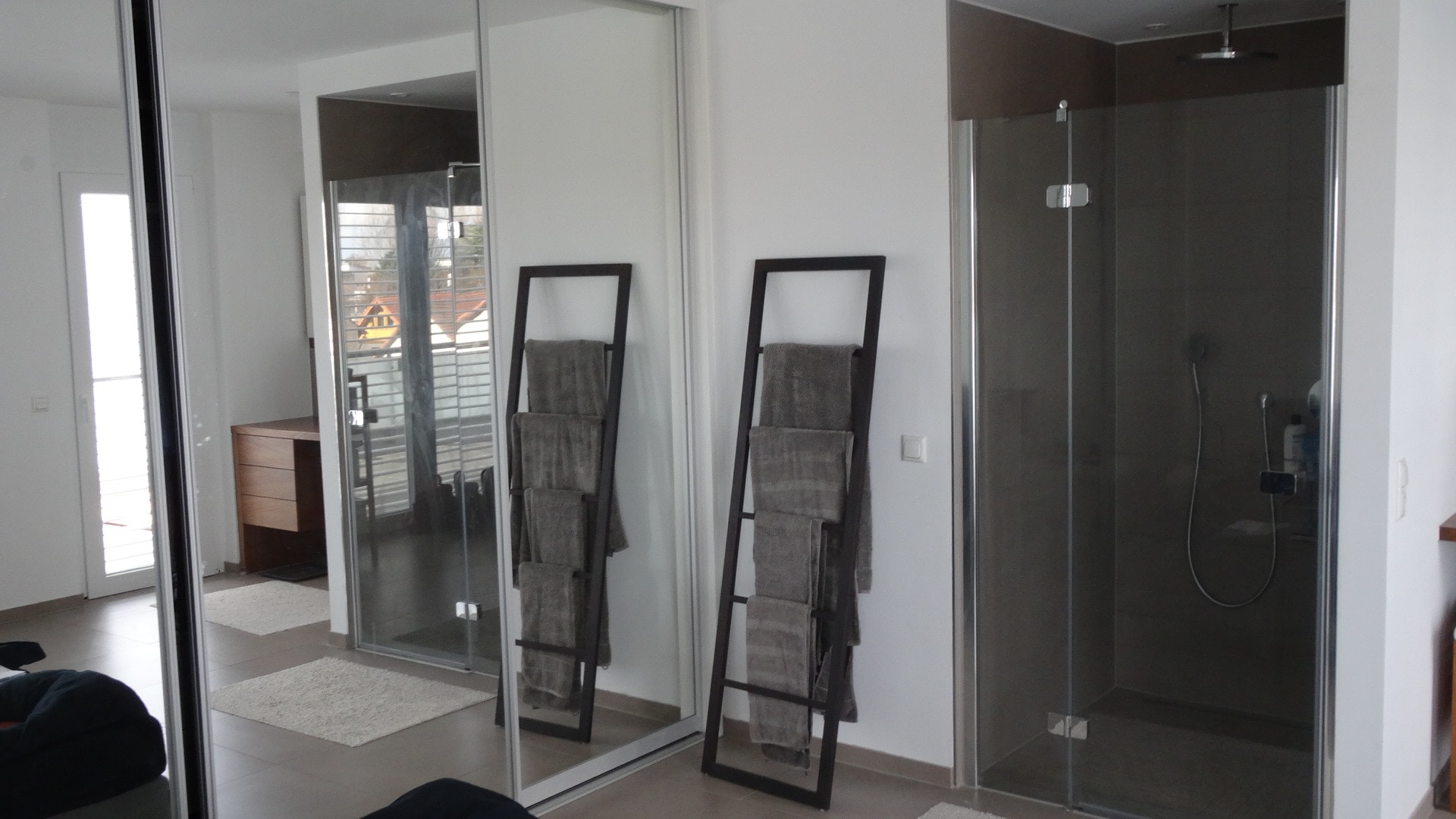 Spiegel-Einbauschrank / Schlafzimmer