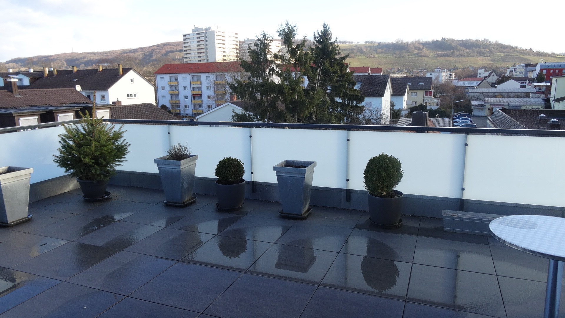 Terrasse Blick auf den Tüllinger Berg