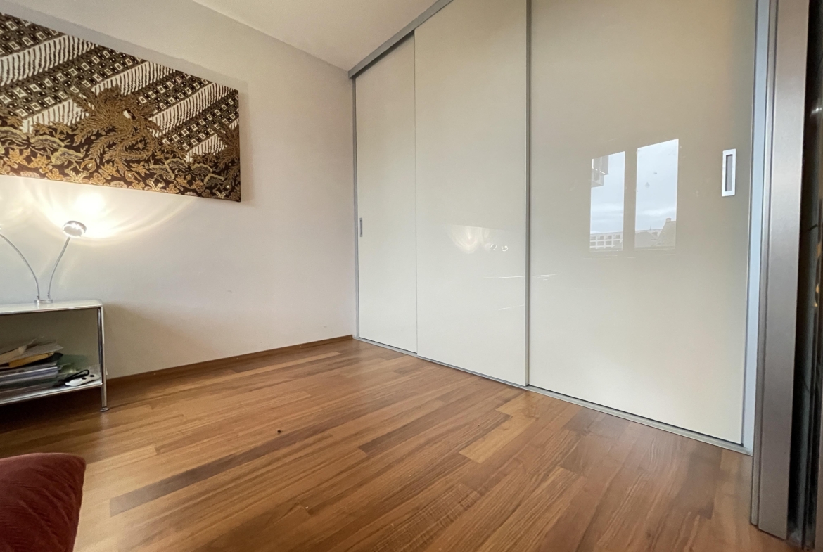 Büro mit Einbauschrank