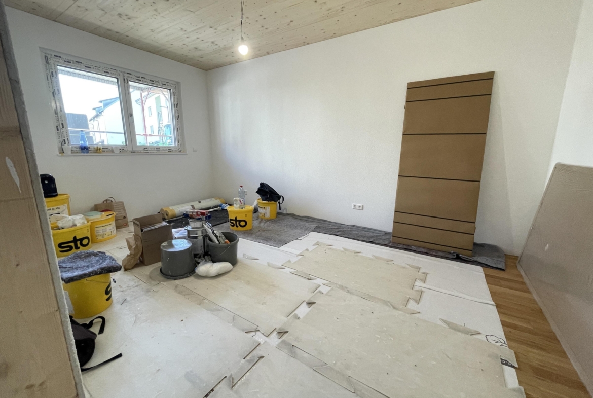 Schlafzimmer (mit Schutzmatten ausgelegt)