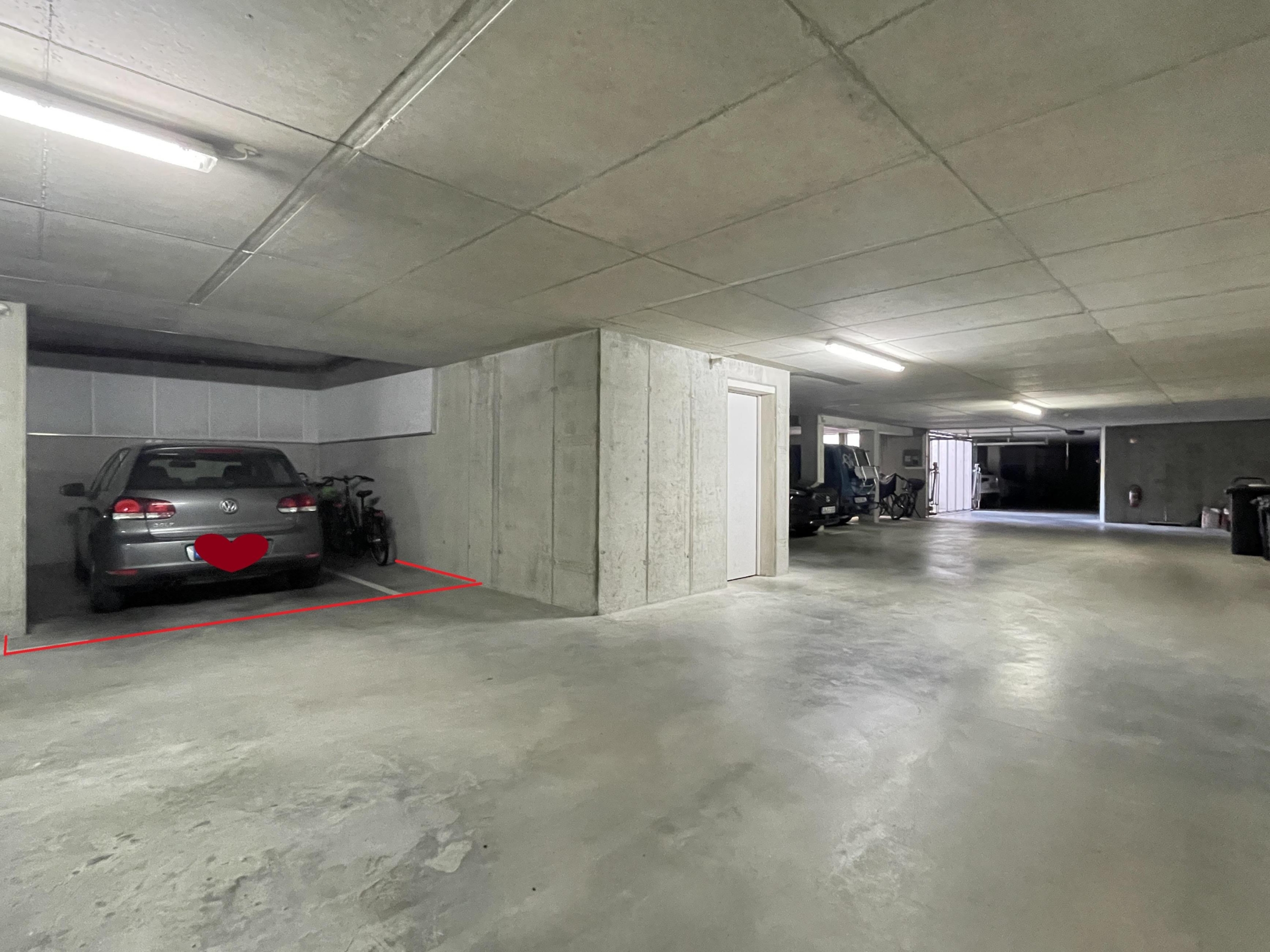 Tiefgaragen-Stellplatz