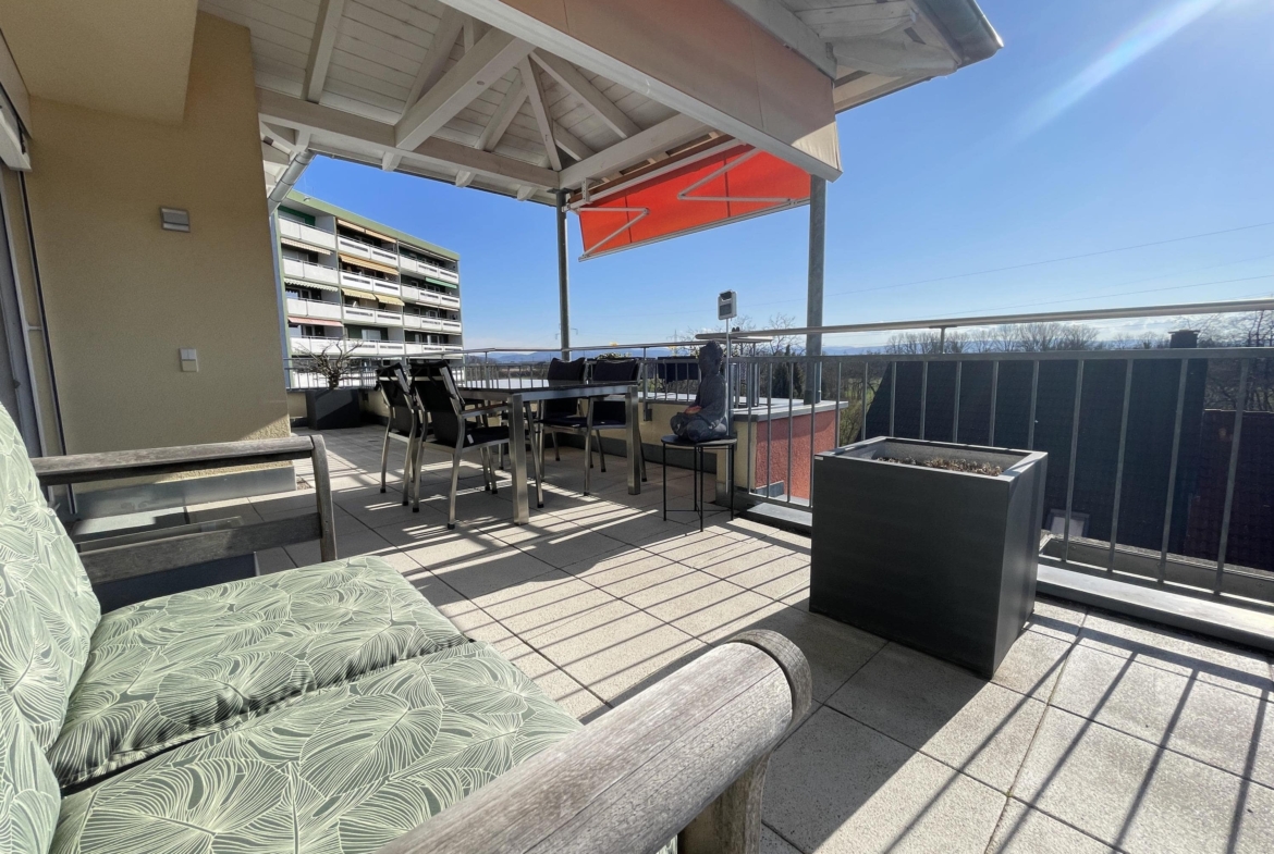 sonnige Dachterrasse