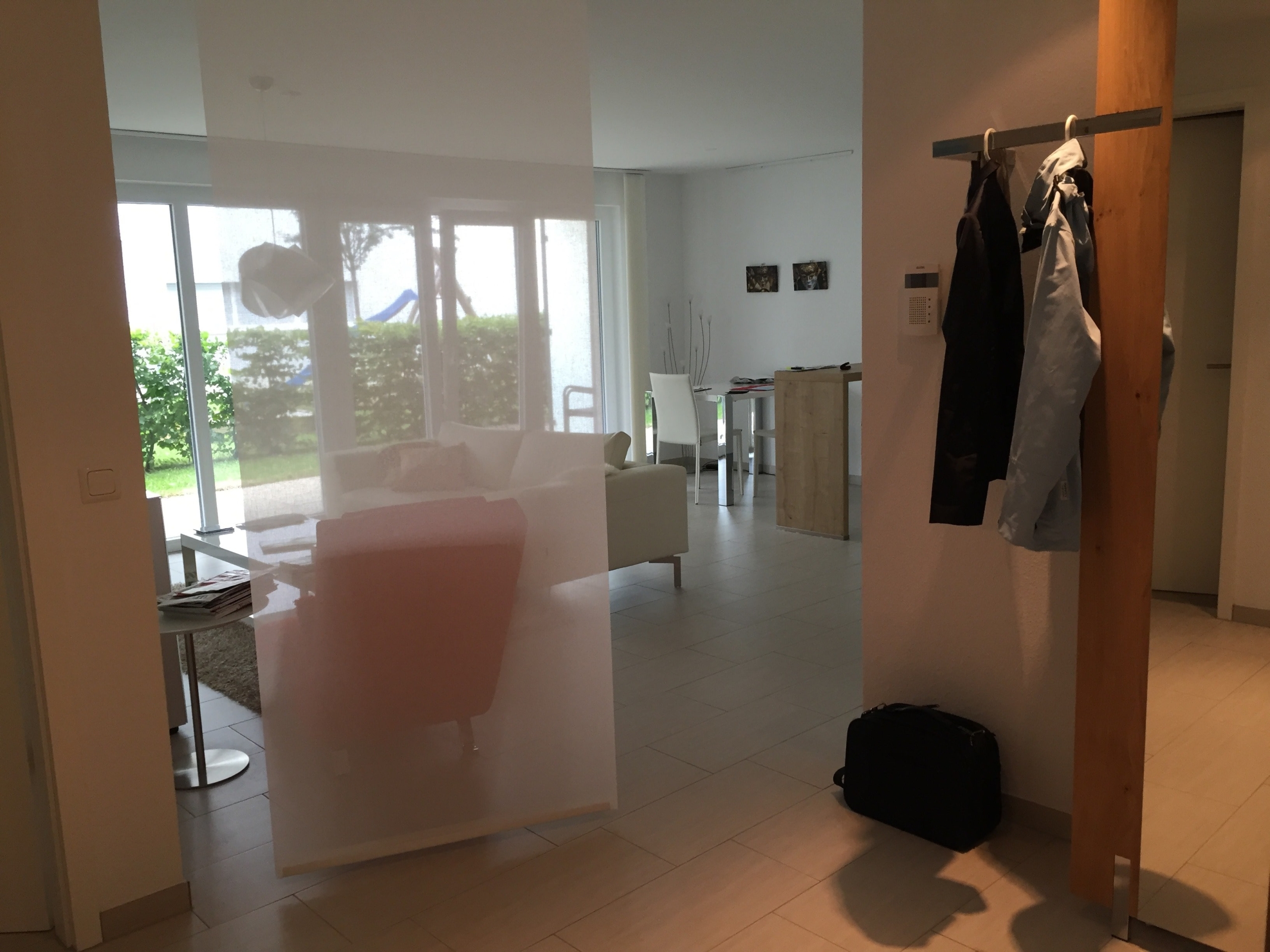 Flur - Blick ins Wohnzimmer